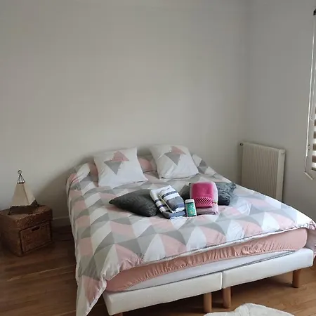 Maison Au Calme,proche Gare Centre Circuit 24h Hébergement de vacances *